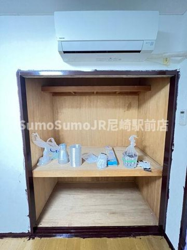 収納(小物を収納するのに便利です)