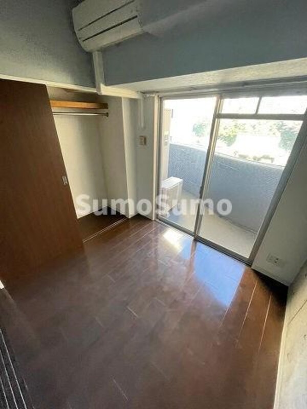 寝室(使い勝手のいい寝室です)