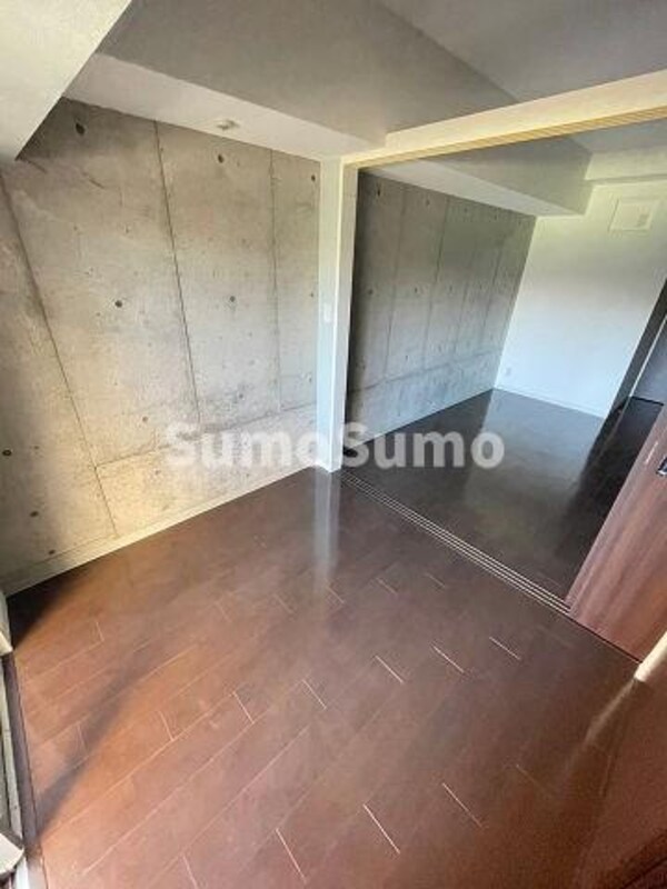 寝室(広くて明るい寝室)