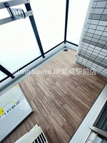 物件内観写真8　(バルコニーがあります)