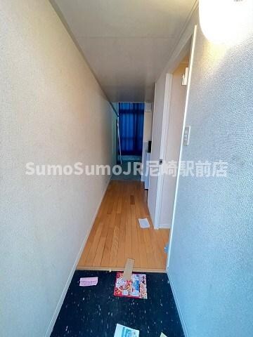 物件内観写真3　(落ち着いた玄関です)