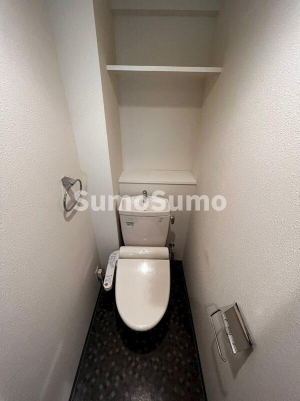 トイレ(落ち着いた色調のトイレです)