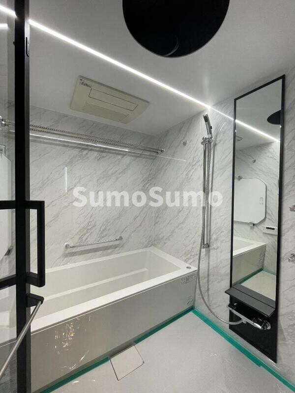 物件内観写真5　(落ち着いた空間のお風呂です)