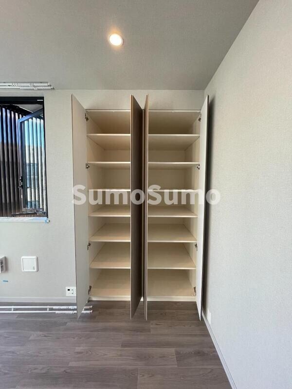 収納(小物を収納するのに便利です)