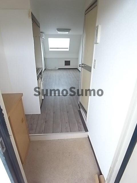 物件内観写真7　(収納もある玄関です)