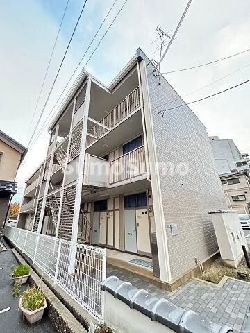 物件外観写真1　(外観もきれいです)