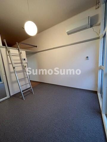 物件内観写真4　(リビングです)