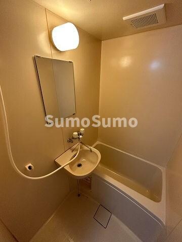 物件内観写真7　(きれいなお風呂です)