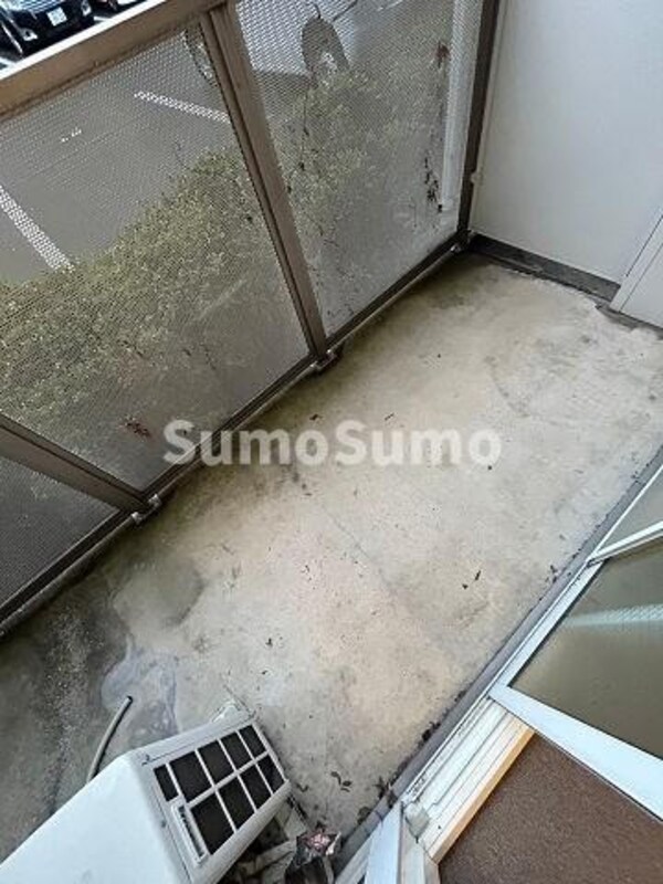 バルコニー(外からの目が気にならないバルコニーで洗濯物が干せます)
