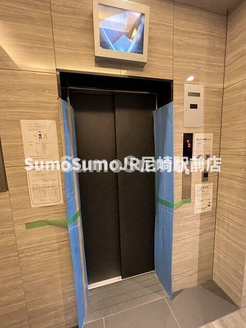 物件外観写真5　(清潔なロビーです)