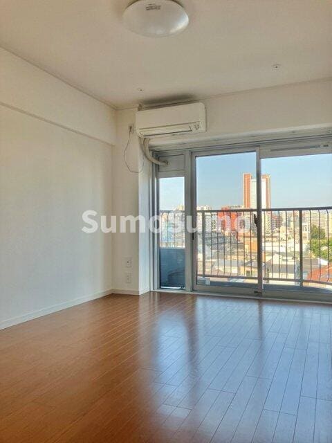 物件内観写真7　(落ち着いた色調の寝室です)