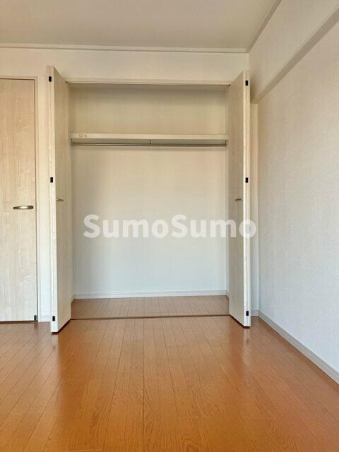 物件内観写真12　(収納豊富です)