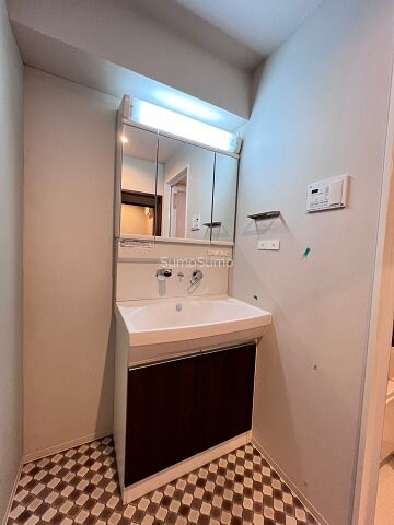 物件内観写真12　(脱衣スペースもあります)