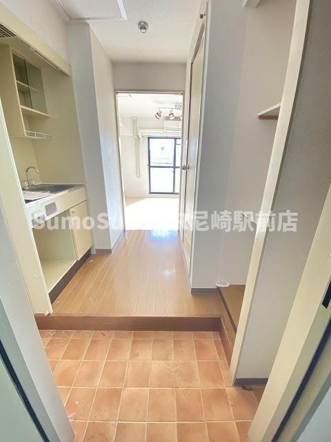 物件内観写真7　(シンプルで使いやすい玄関です)