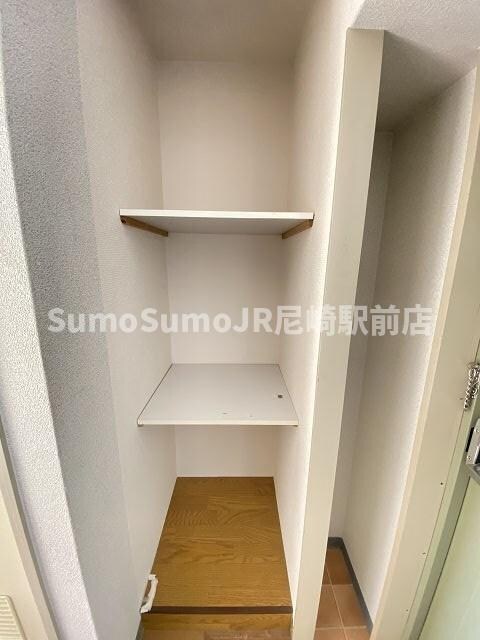 物件内観写真22　(小物を収納するのに便利です)