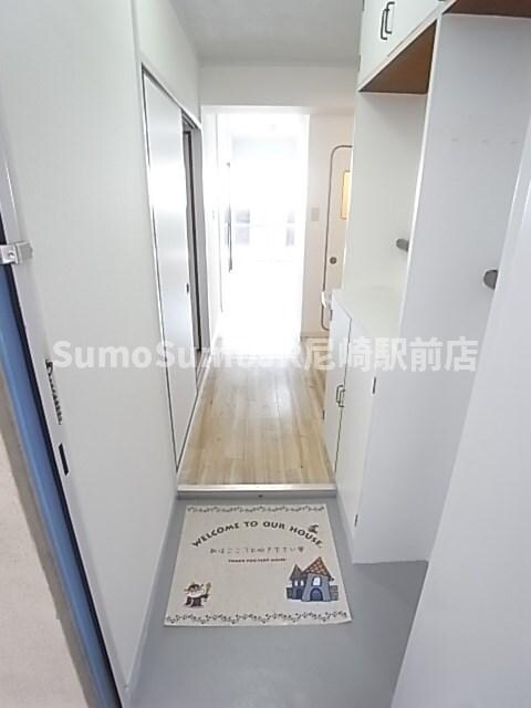 物件内観写真4　(落ち着いた玄関です)