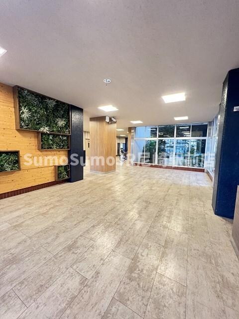 物件外観写真3　(ゆとりのあるロビーです)