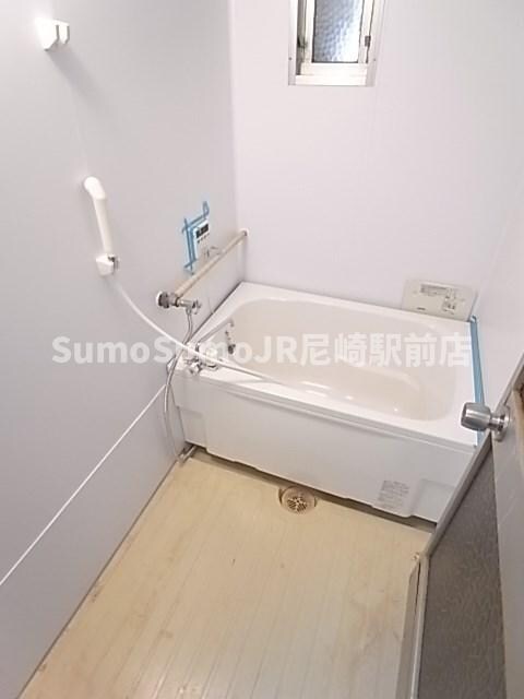 物件内観写真8　(日々の疲れを癒すお風呂付です)