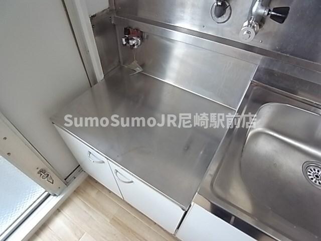 物件内観写真17　(コンパクトなキッチンで掃除もラクラク)