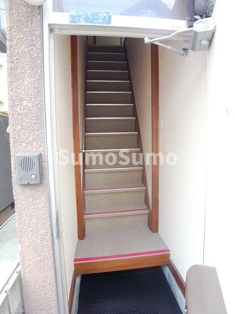 物件内観写真2　(玄関です)