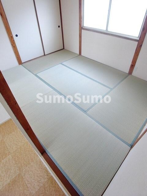 物件内観写真3　(使いやすいリビングです)