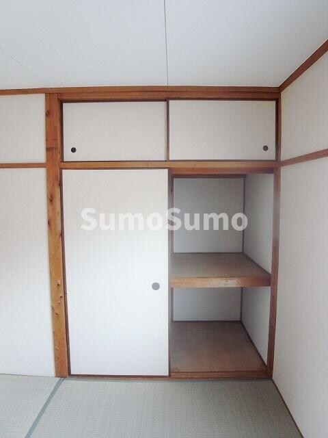 物件内観写真12　(たっぷりとした収納スペースです)