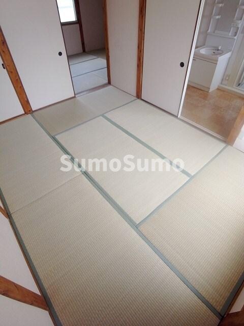 物件内観写真13　(きれいな和室です)