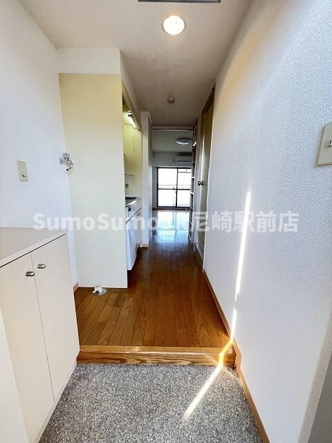 物件内観写真6　(きれいな玄関です)