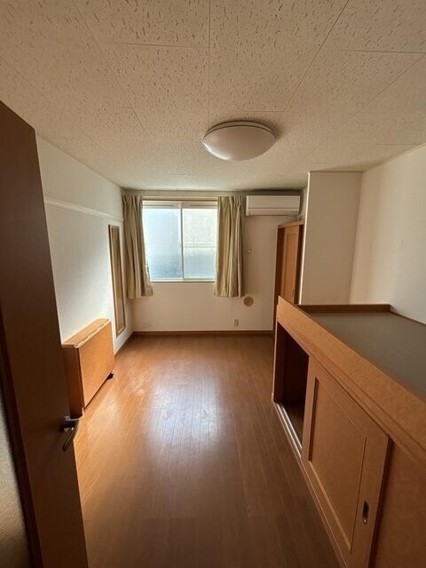 物件内観写真3　( )