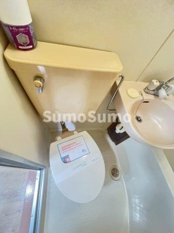 トイレ(コンパクトで使いやすいトイレです)