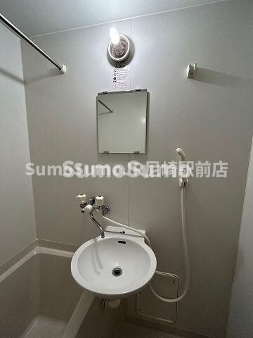 物件内観写真10　(コンパクトで使いやすい洗面所)