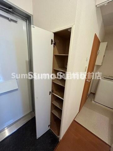 物件内観写真15　(明るい玄関です)