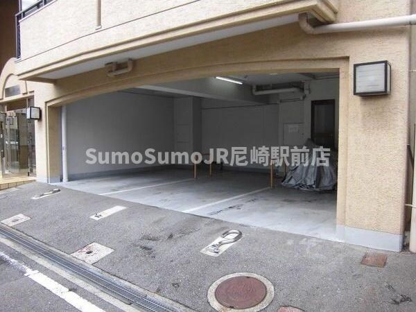 駐車場(駐車場があるので、車を買う予定の方も安心です)