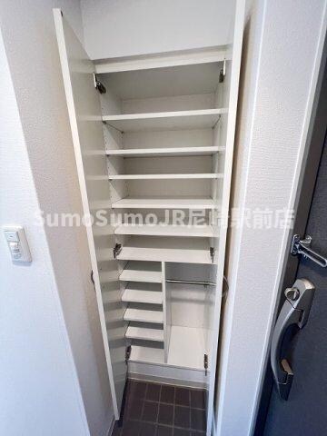 物件内観写真5　(収納があります)