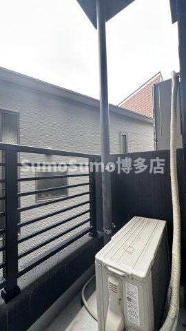 物件内観写真11　(バルコニーからの眺めを楽しみながら食事をしませんか)