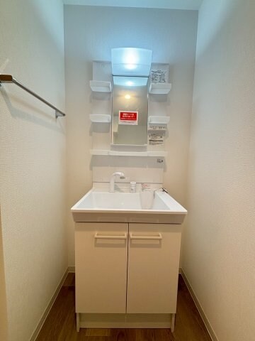 物件内観写真11　(脱衣スペースもあります)