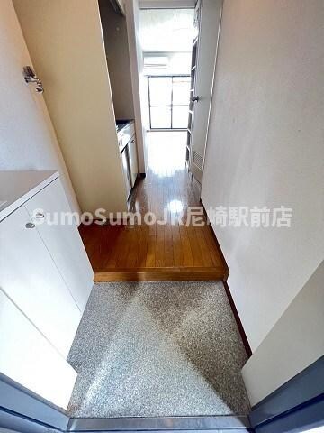 物件内観写真7　(きれいな玄関です)