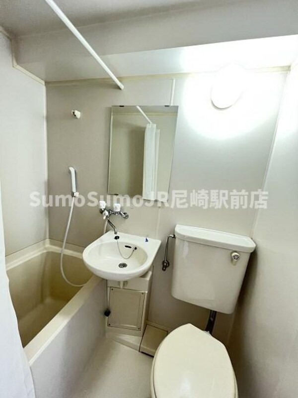 洗面・脱衣所(ゆったりとスペースのある洗面所)