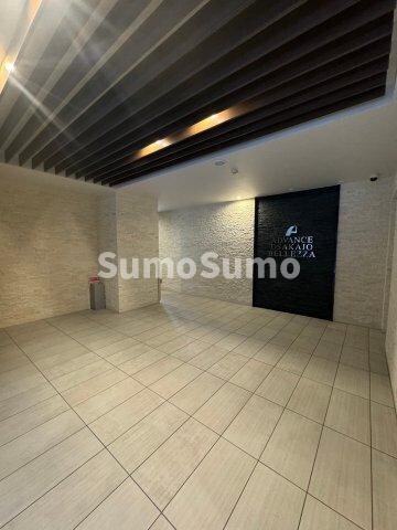 物件外観写真2　(清潔なロビーです)