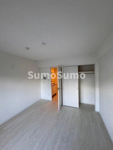 物件内観写真5　(おしゃれな居間です)