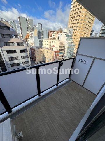 物件内観写真9　(お洗濯にも便利なバルコニー付き)