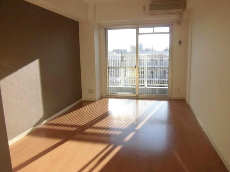 物件内観写真8　(広々としたバルコニーです)