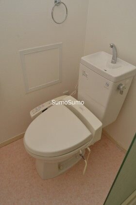 物件内観写真9　(シンプルで使いやすいトイレです)