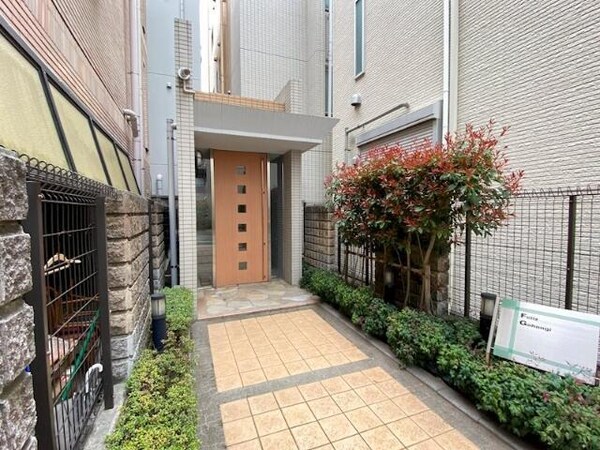 エントランス( )