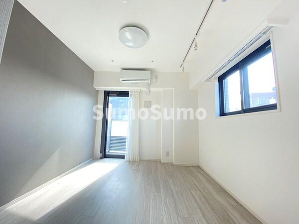 居室(使いやすいリビングです)