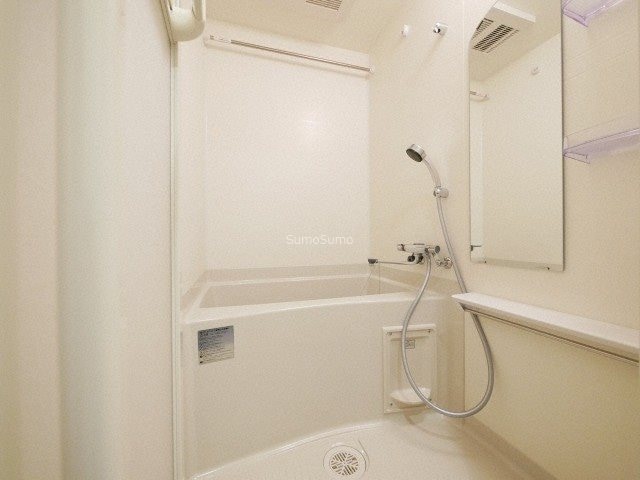 物件内観写真8　(コンパクトで使いやすいお風呂です)