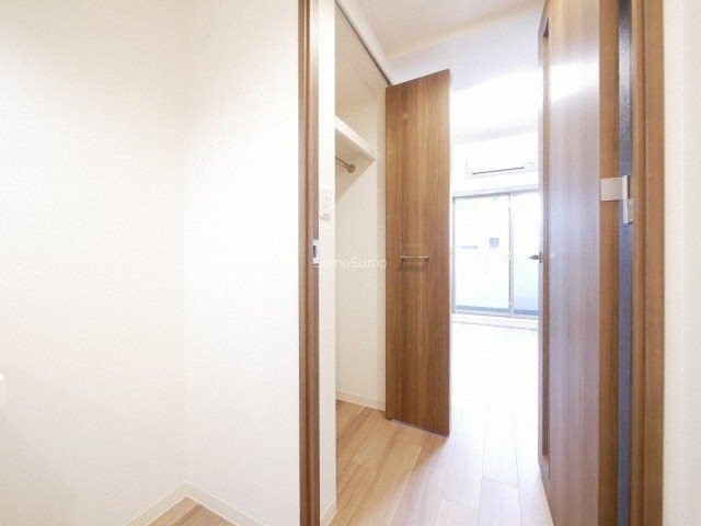 物件内観写真12　(たっぷりとした収納スペースです)