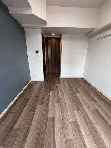 物件内観写真6　(開放的な寝室です)