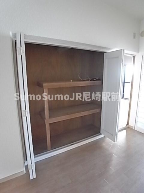 物件内観写真13　(便利な収納スペースです)