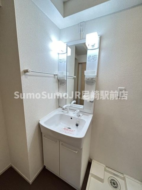 独立洗面台(独立洗面台で身支度をすべて済ませてしまいましょう)